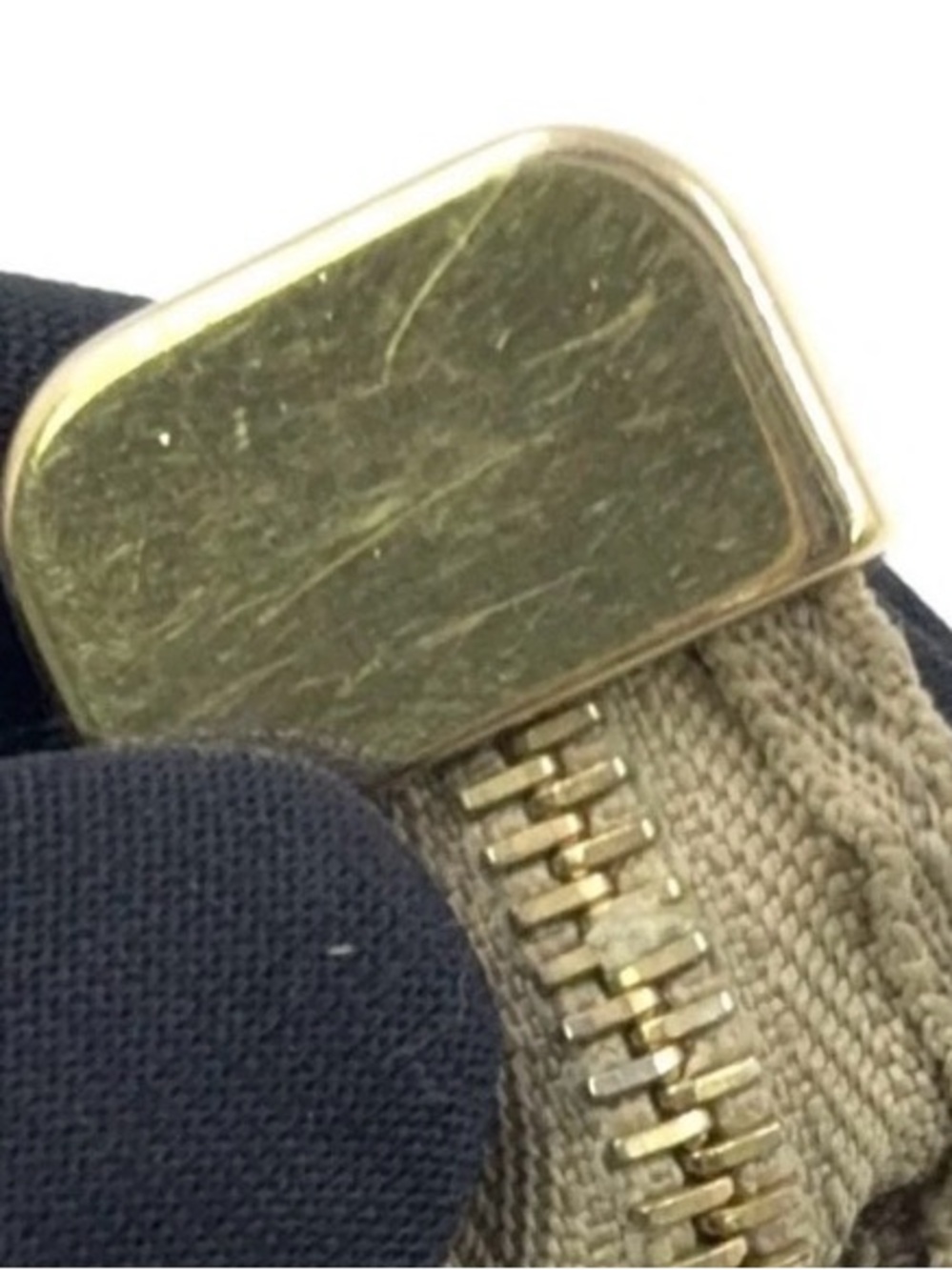 PRE LOVED Light Gray Gucci Guccissima Coin Purse with key ring hook - Picture 14 of 14
